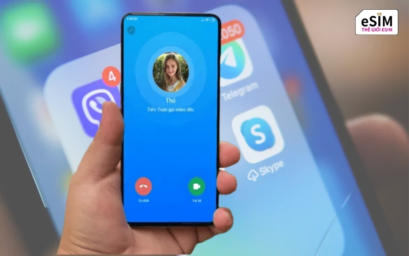Nhờ eSIM data, bạn vừa gọi điện qua mạng mượt mà, vừa giữ SIM chính nhận OTP.